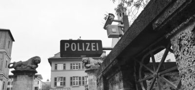 Tätlicher Angriff auf Vollstreckungsbeamte Polizei